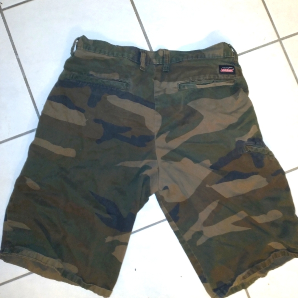 Dickies camo shorts